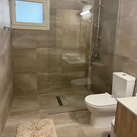 Walnut Cozy House * Goudhi