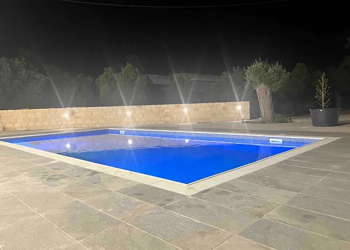 Walnut Cozy House * Goudhi