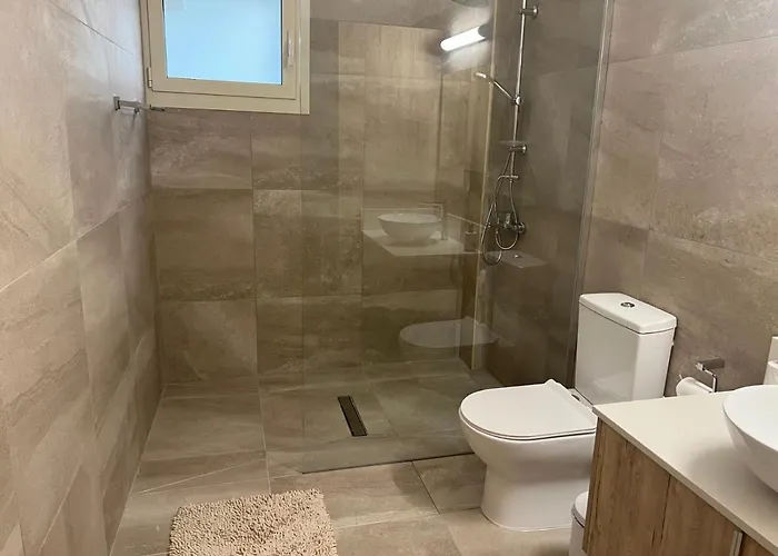 Walnut Cozy House * Goudhi