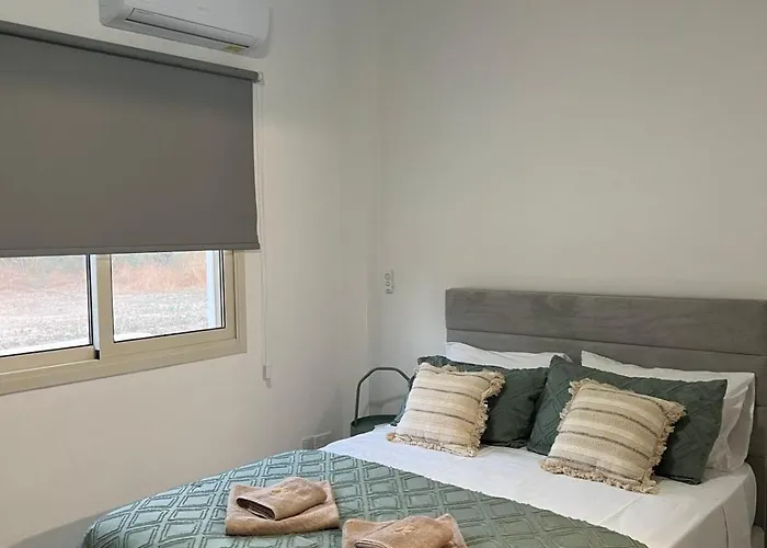 Walnut Cozy House Goudhi